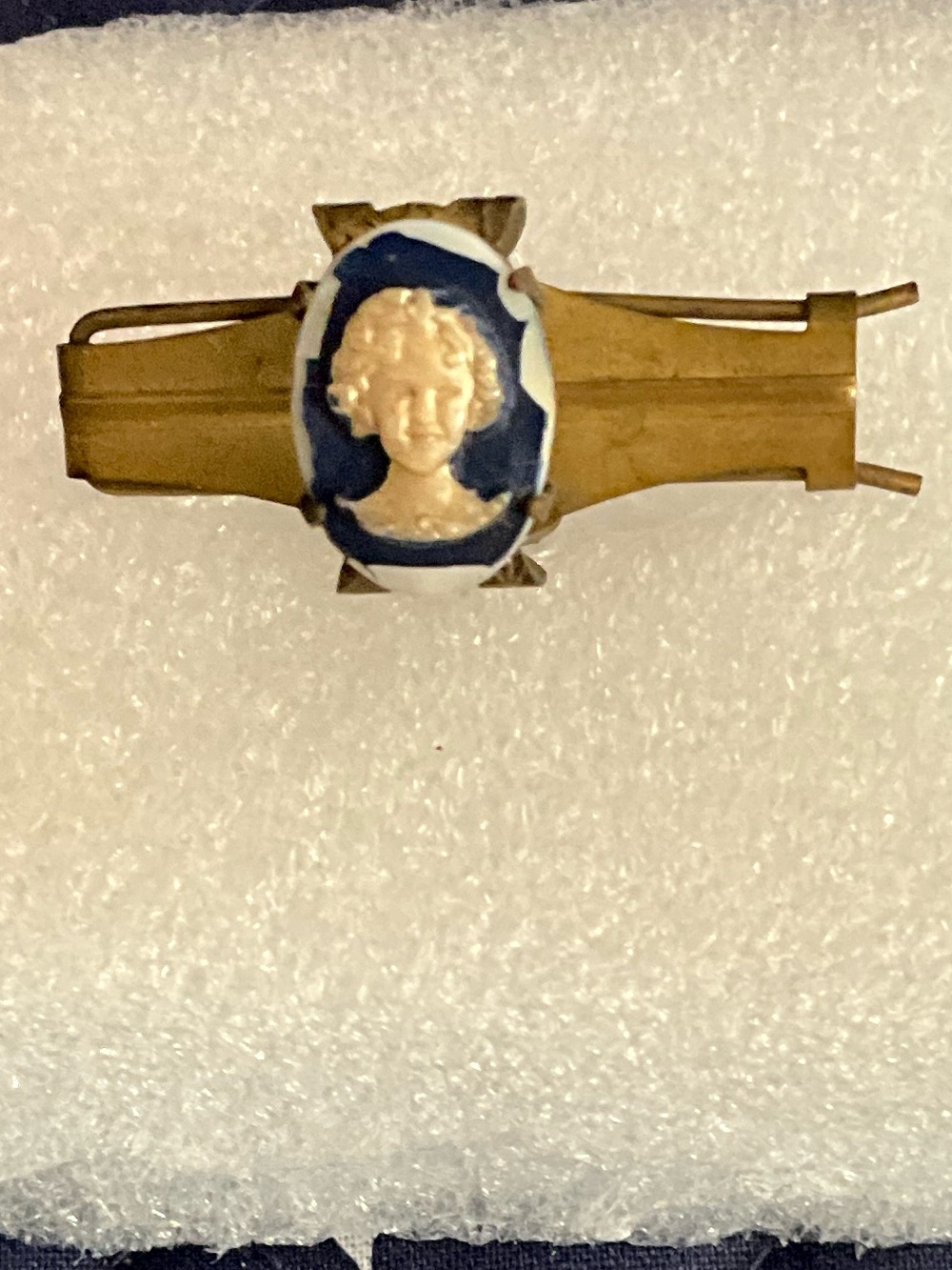 Shirley Temple Gold-Tone Cameo Bar Brooch/Barrett Blue and Cream